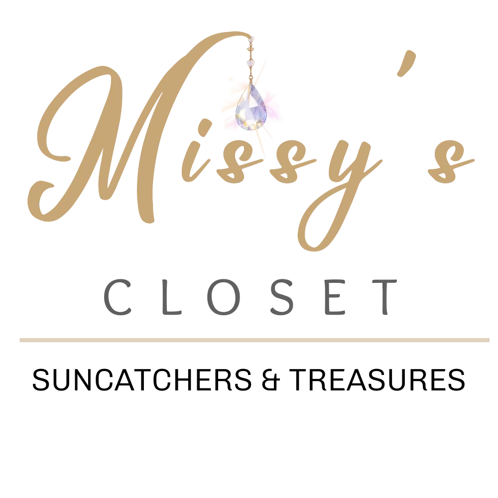 missys-closet-suncatchers-treasures-logo-dark-png